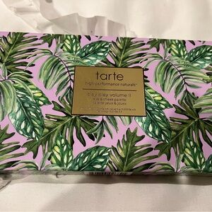 Women’s Tarte eyeshadow palette